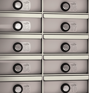 Serie C - Cerradura de puntos con llave de perfil plano y reversible.